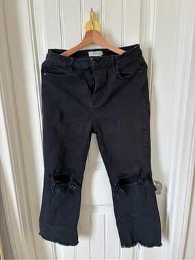 Carly Jean Los Angeles Black Distressed Knee-Rip Jeans
